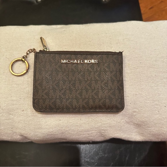 🔥Michael Kors Jet Set Travel Zip Top Coinpouch Card Case Brown Signature - Picture 2 of 12